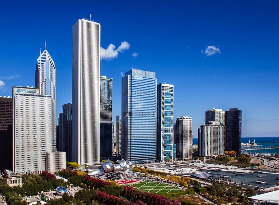 El horizonte de Chicago con la oficina corporativa de Kemper